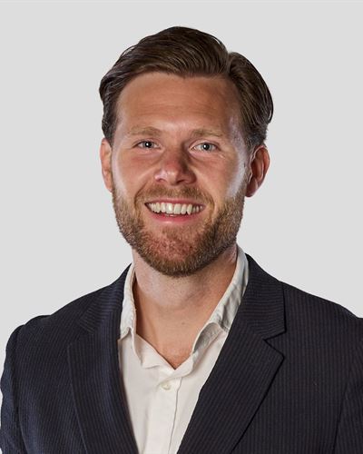 Emil Karlsson, ansvarig mäklare i Halmstad