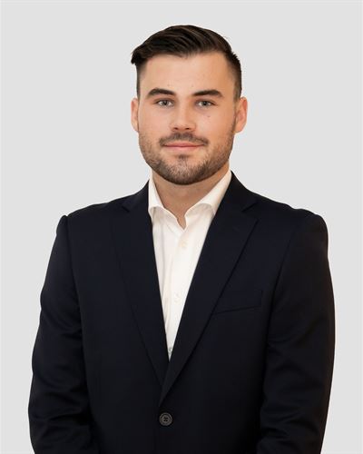 Viktor Fehn, assisterande mäklare i Uppsala & Knivsta