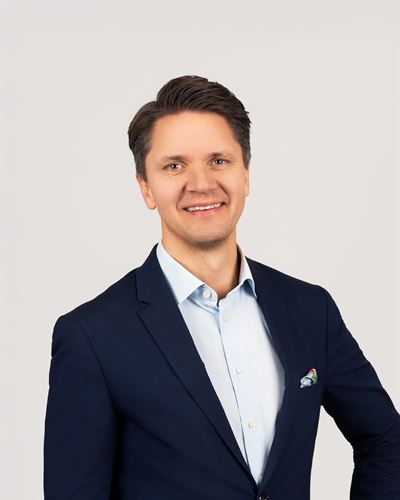 Simon Falke, ansvarig mäklare i Malmö Regementsgatan