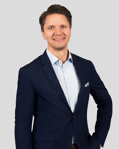 Simon Falke, ansvarig mäklare i Malmö Regementsgatan