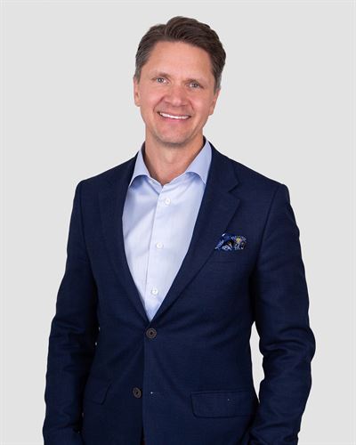 Simon Falke, ansvarig mäklare i Malmö Regementsgatan