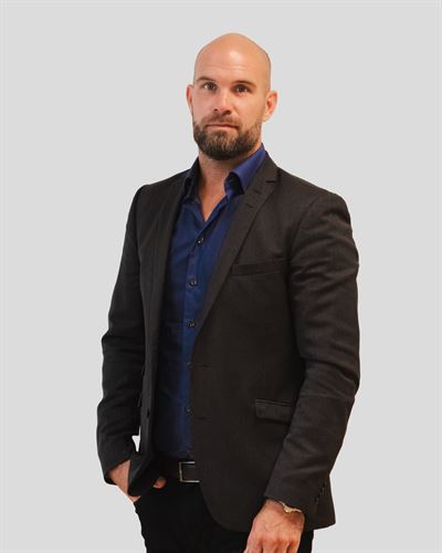 Oscar Larsson-Selenius, försäljningschef region storstad i huvudkontor