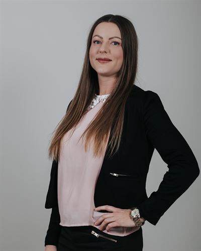 Amanda Holsendahl, ansvarig mäklare i Vara/Lidköping