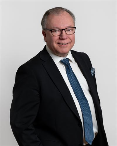 Johan Hallquist, ansvarig mäklare i Täby & Danderyd