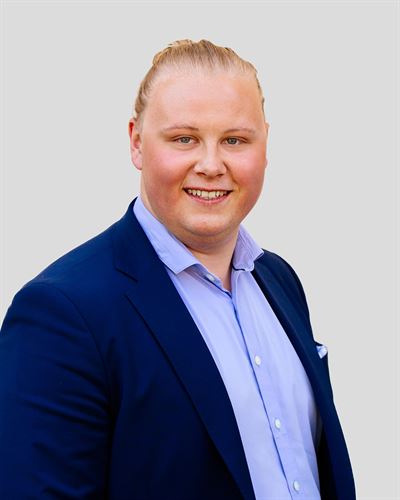 Gabriel Nordenhaag, assisterande mäklare i Ekerö