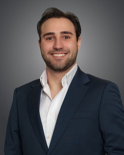 Alessandro Hendry, ansvarig mäklare i Upplands-Bro & Järfälla