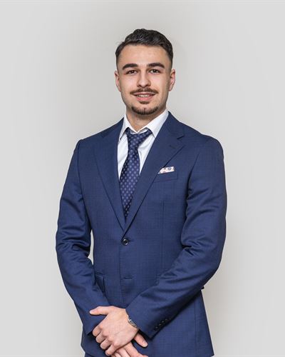 Hugo Axelsson, mäklartrainee i Sigtuna Märsta Rosersberg