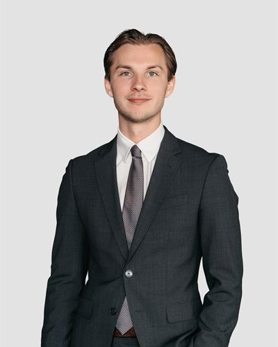 Benjamin Lind, ansvarig mäklare i Mark