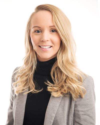 Janni Hermansson, fastighetsmäklarassistent i Saltsjö-Boo