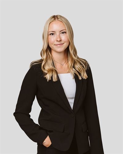 Julia Jonasson, blivande mäklare i Ängelholm