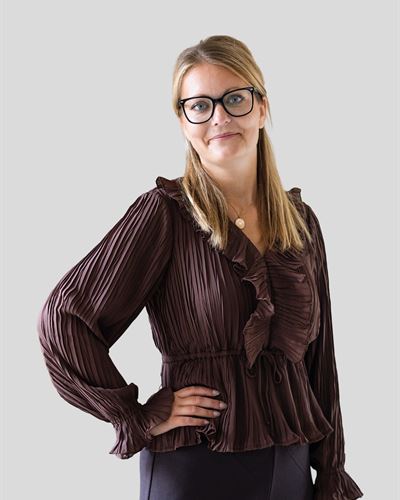 Helena Hallgren, assisterande mäklare i Simrishamn