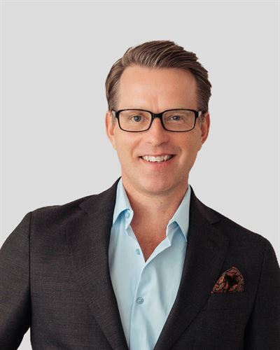 Erik Åkerberg, ansvarig mäklare i Stockholm Innerstan