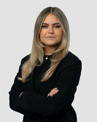 Emma Ramos, assisterande mäklare i Bromma-Essingen