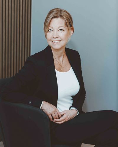 Nina Holpers, assisterande mäklare i Borlänge