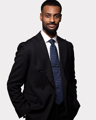 Kebron Abrahak, blivande mäklare i Hammarby Sjöstad/Nacka