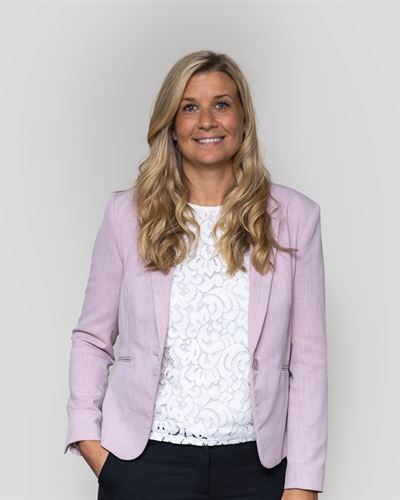 Matilda Gotthold, assisterande mäklare i Sigtuna Märsta Rosersberg