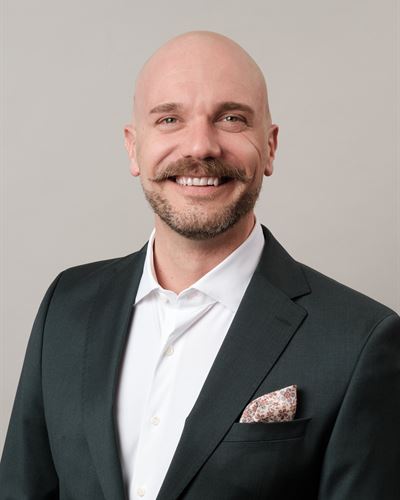 Viktor Eliasson, ansvarig mäklare i Västerås
