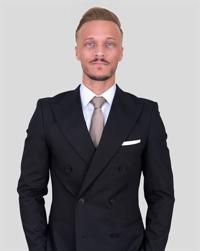 Daniel Averö, blivande mäklare i Malmö Regementsgatan