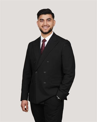 Khybar Josefzai, ansvarig mäklare i Malmö Regementsgatan