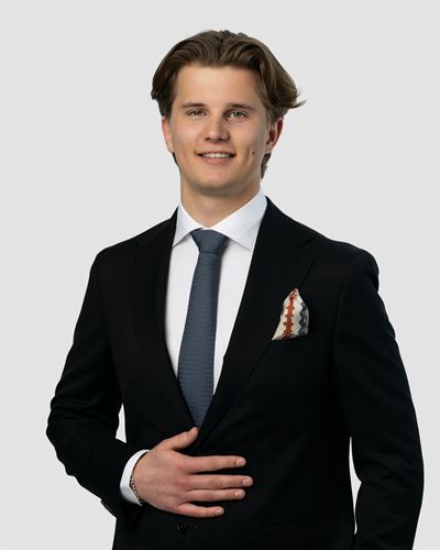 Filip Joleby, mäklarassistent/kontorsansvarig i Solna